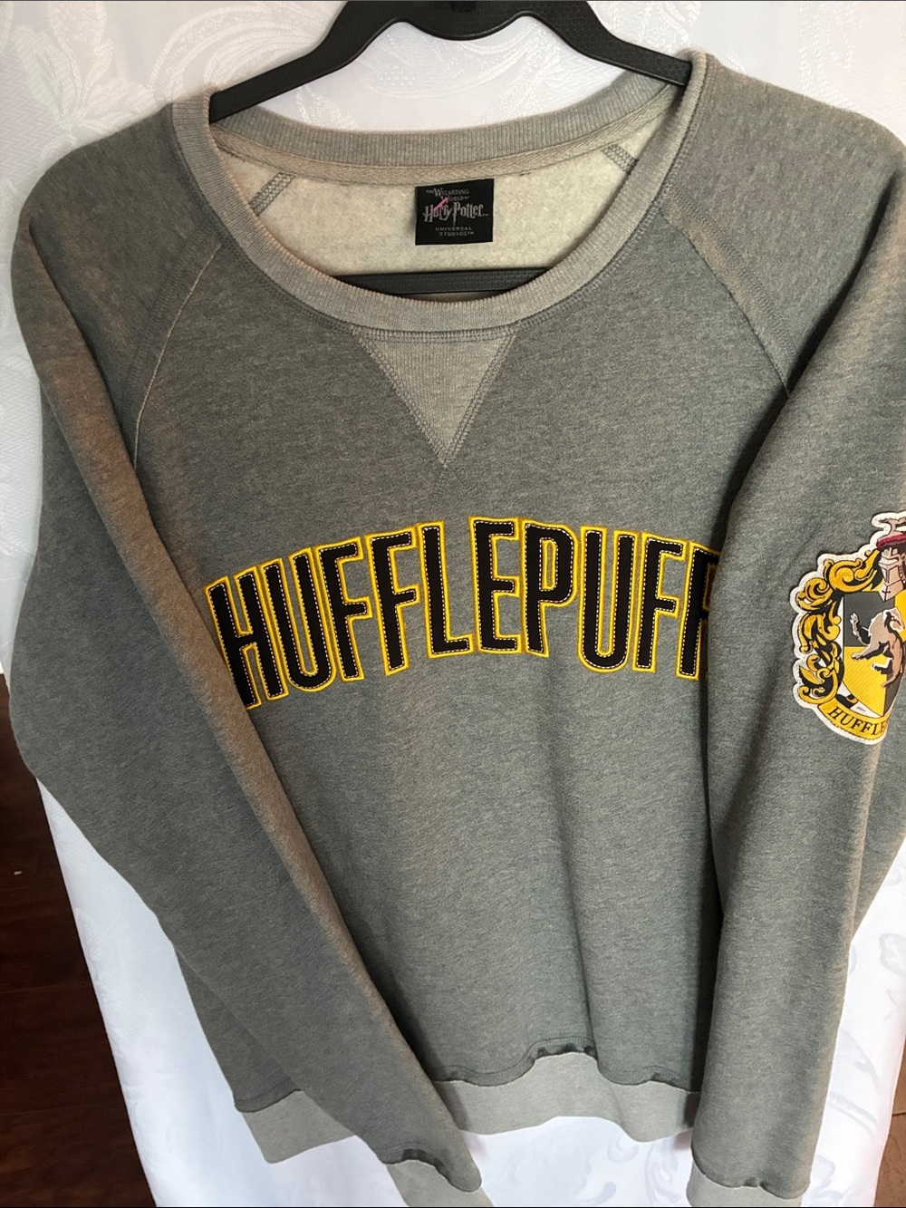 Hufflepuff Gray Crewneck Sweatshirt - Harry Potter